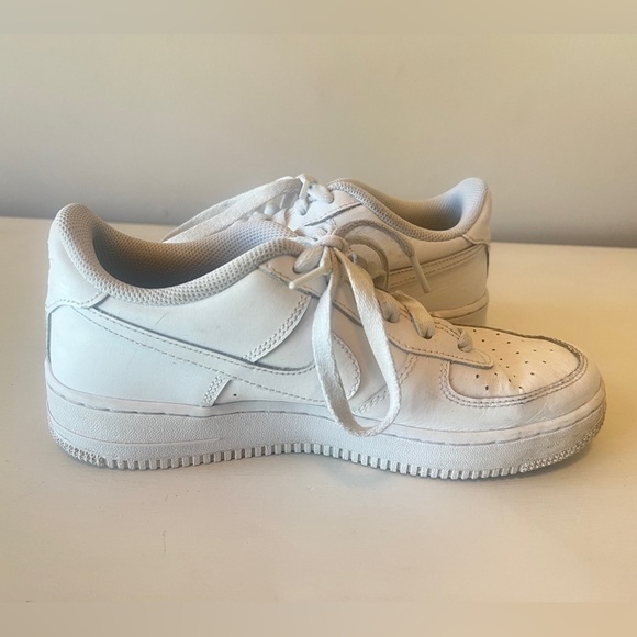 FINAL PRICE EUC Nike Air Force 1 Triple White Leather Sneaker - Picture 6 of 6